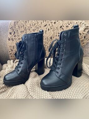 Steve Madden Laurie leather bottles 8.5 NEW